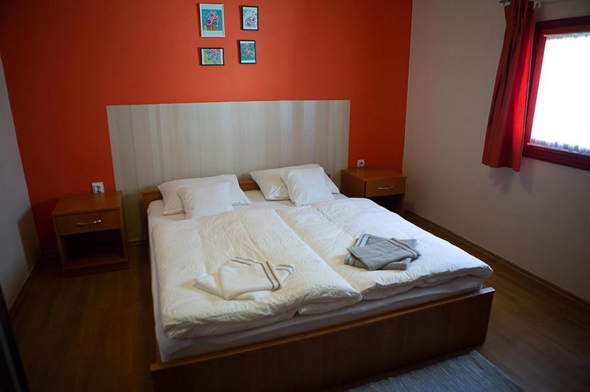 V8-Kelemen Panzio Bed & Breakfast Mako Exterior photo